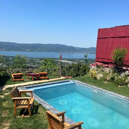 호텔 Kirmizi Hobbit Evi 4*