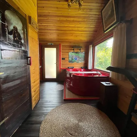 Kirmizi Hobbit Evi 호텔 4*