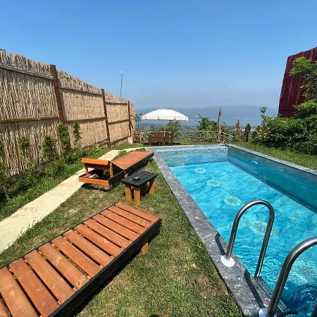 Kirmizi Hobbit Evi 4* 사판자