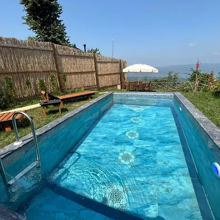Kirmizi Hobbit Evi 호텔 4*